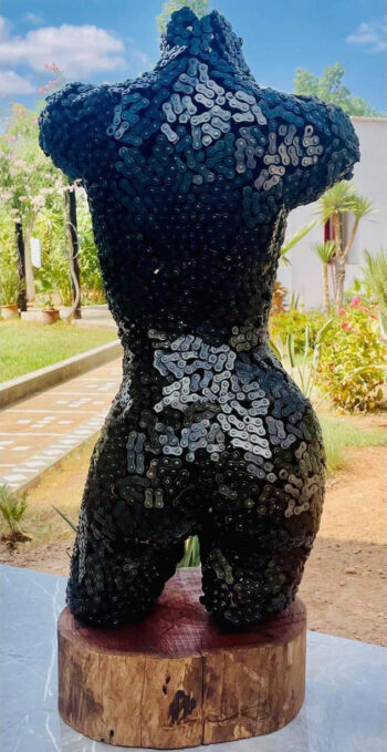 Buste de femme en métal recyclé - Modèle Eclipse