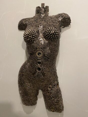 Buste femme métal pièces industrielles - Modèle Mekka
