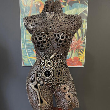 Sculpture buste de femme en métal recyclé