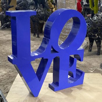 Sculpture love Finition peinture - bleu