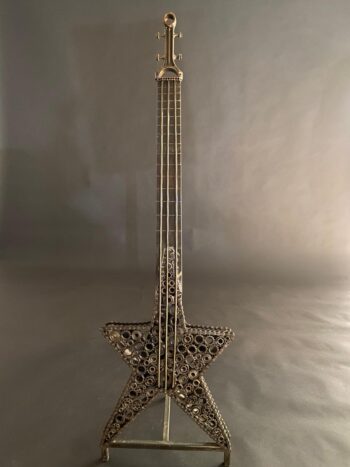 Basse en métal recyclé - Modèle Stellar Groove