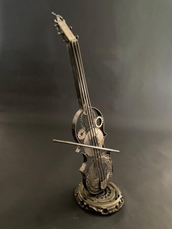 Sculpture violon en métal recyclé - Modèle L’Écho du Fer
