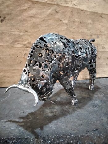 Sculpture taureau métal brut NOX pièces recyclées - Vue 2